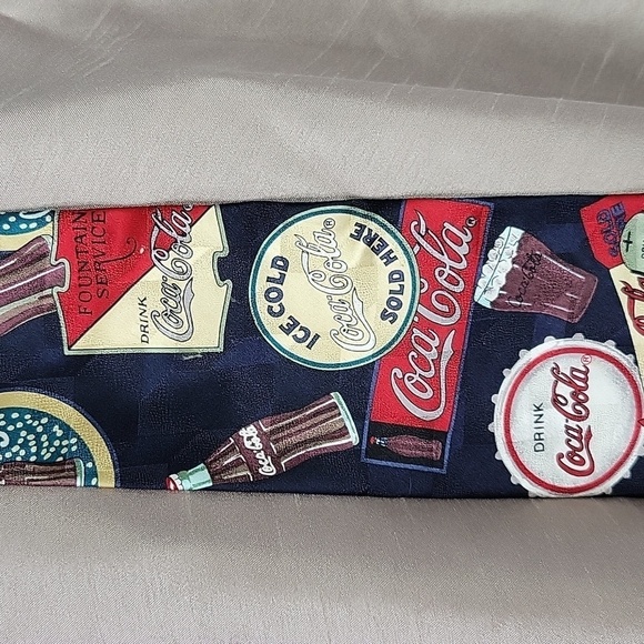 COCA COLA Novelty Vintage Graphic Print Men's Silk Neck Tie‎ - Picture 3 of 6